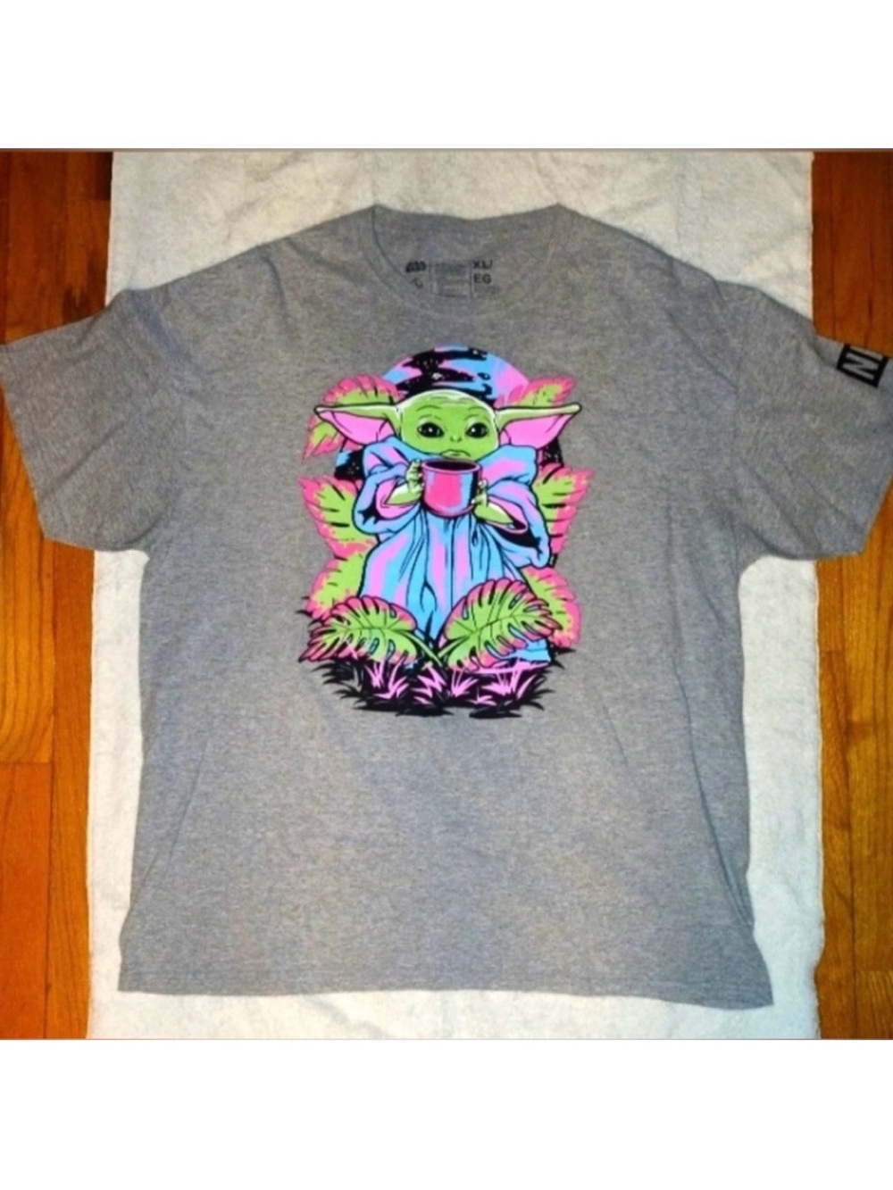 NEFF x Star Wars Baby Yoda Graphic Short Sleeve Grey T Shirt Mens XL